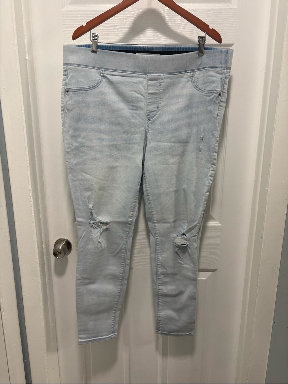 Old Navy Light Blue Skinny Distressed Jeans